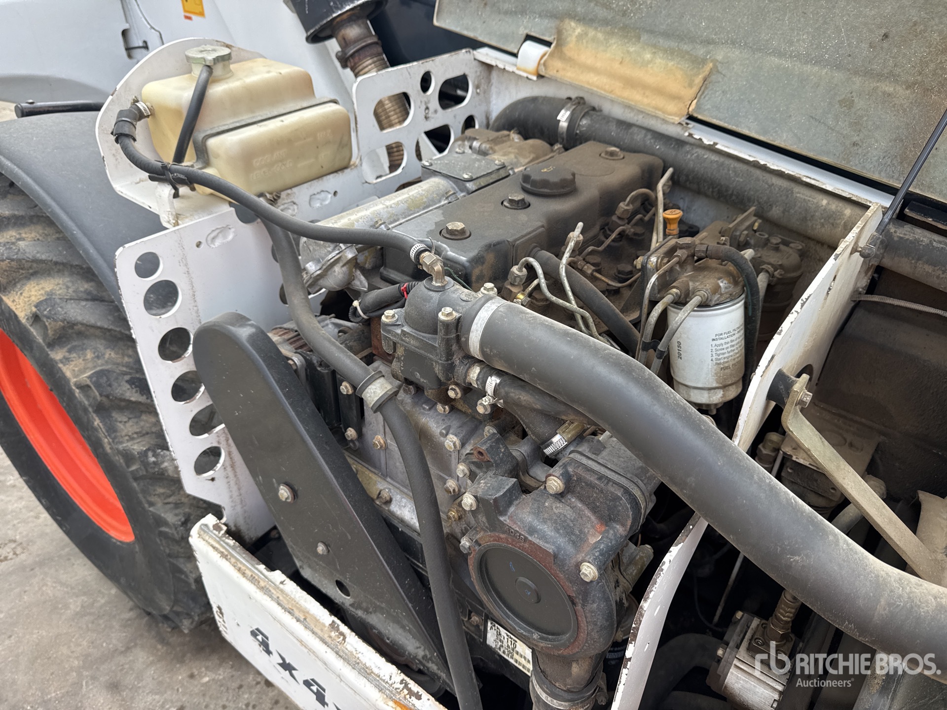 2001 Bobcat T2566