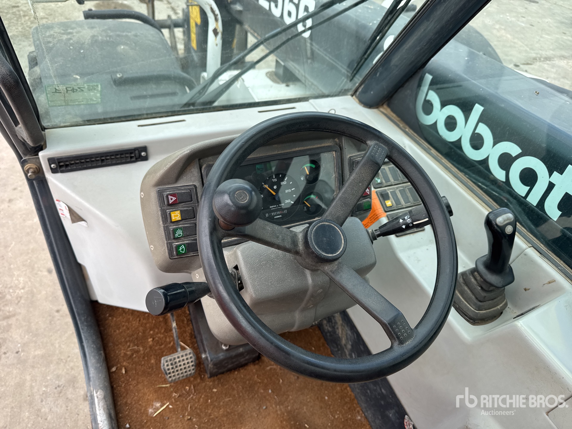 2001 Bobcat T2566