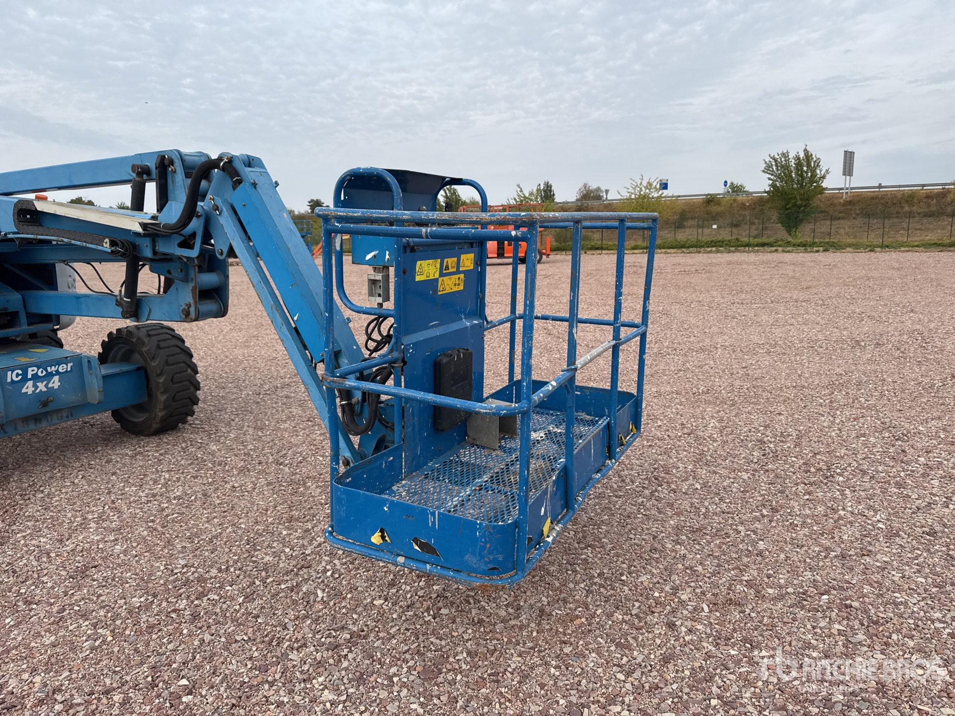 2013 Genie Z45/25J