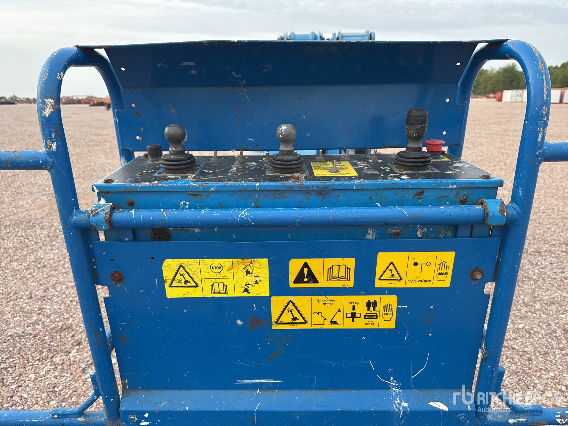 2013 Genie Z45/25J