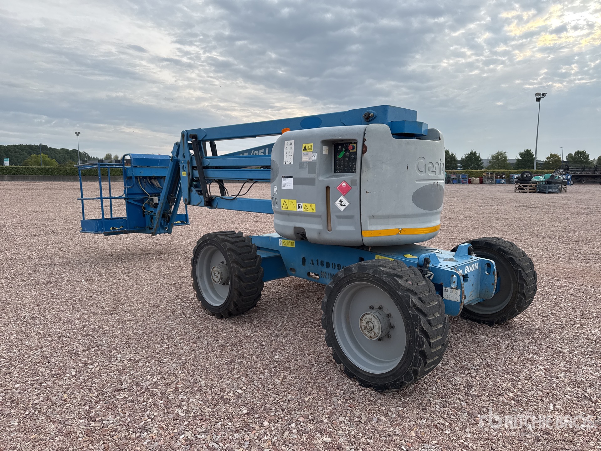 2013 Genie Z45/25J