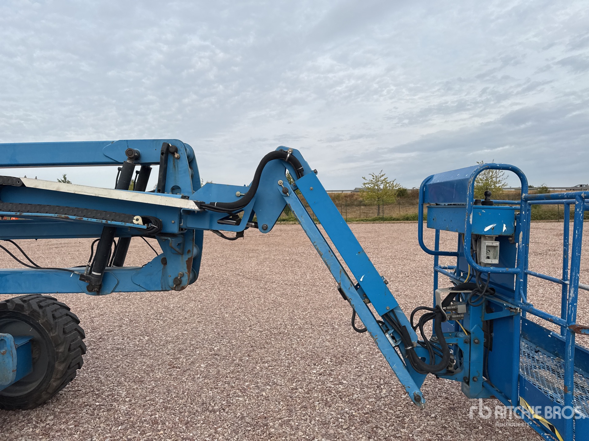 2013 Genie Z45/25J