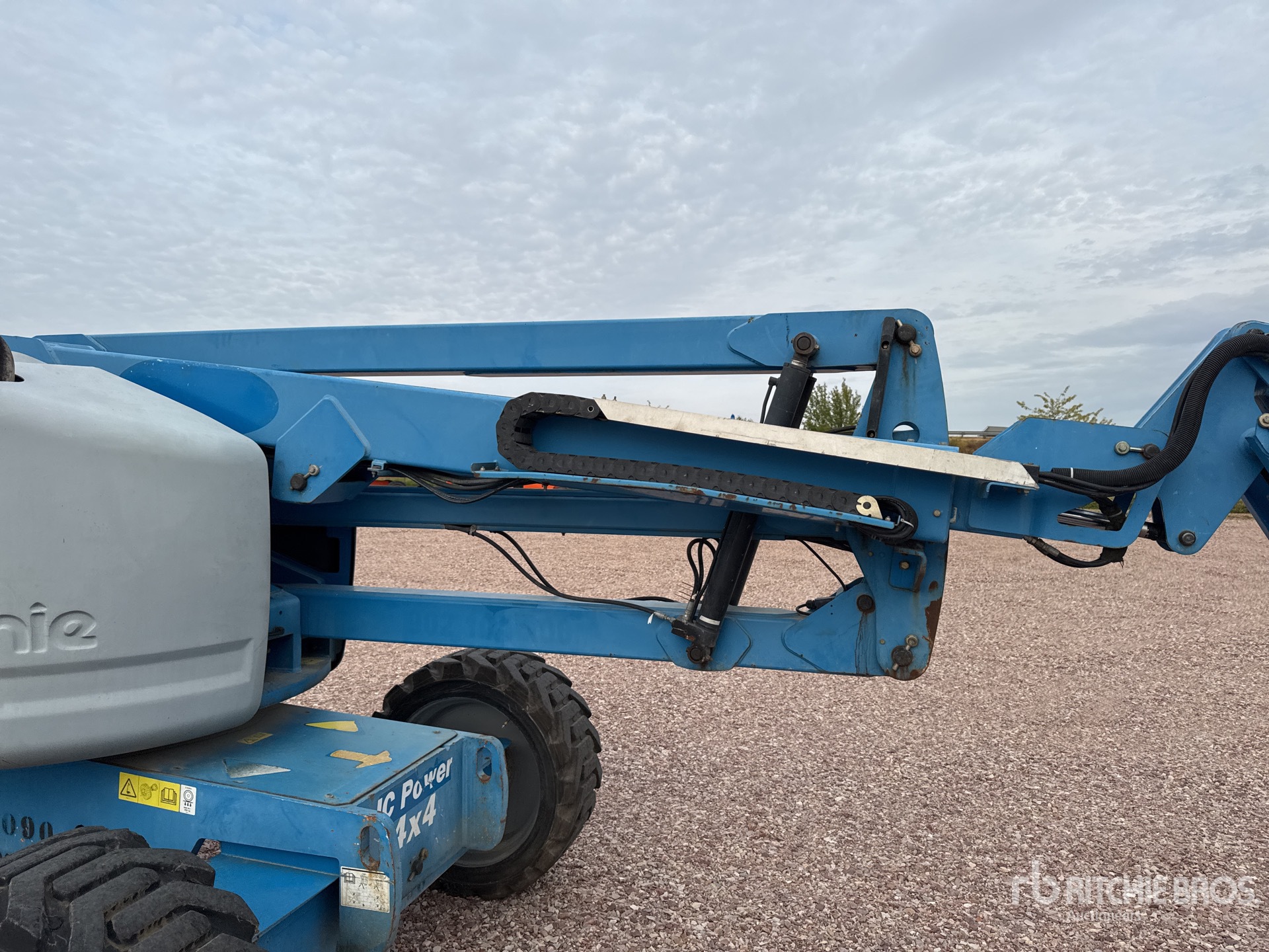 2013 Genie Z45/25J