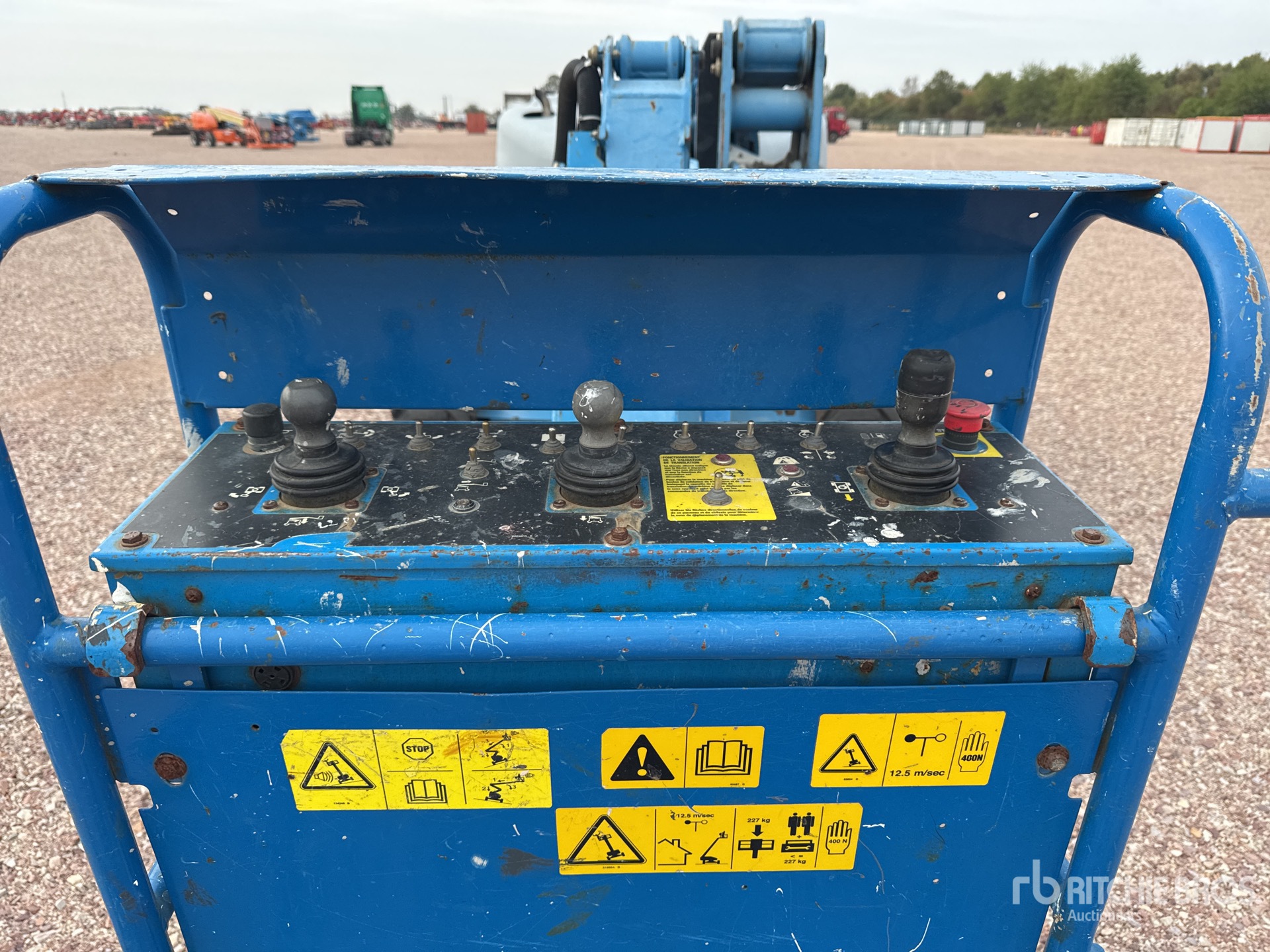 2013 Genie Z45/25J