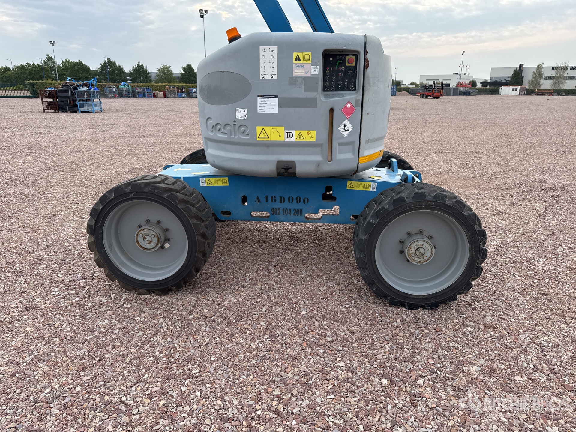 2013 Genie Z45/25J