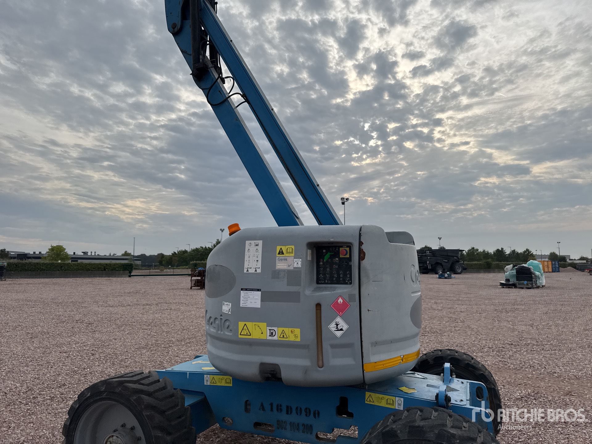 2013 Genie Z45/25J