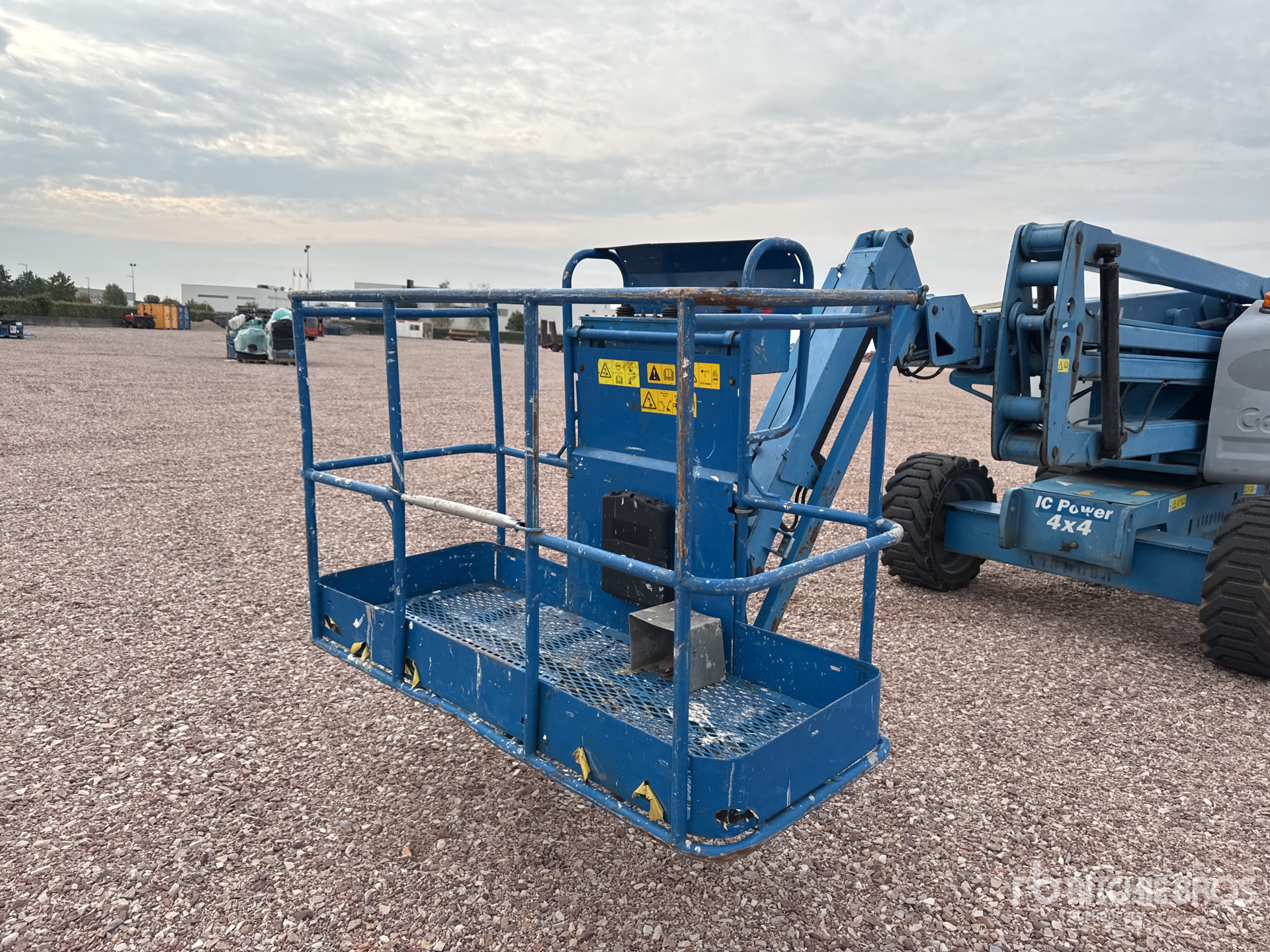 2013 Genie Z45/25J