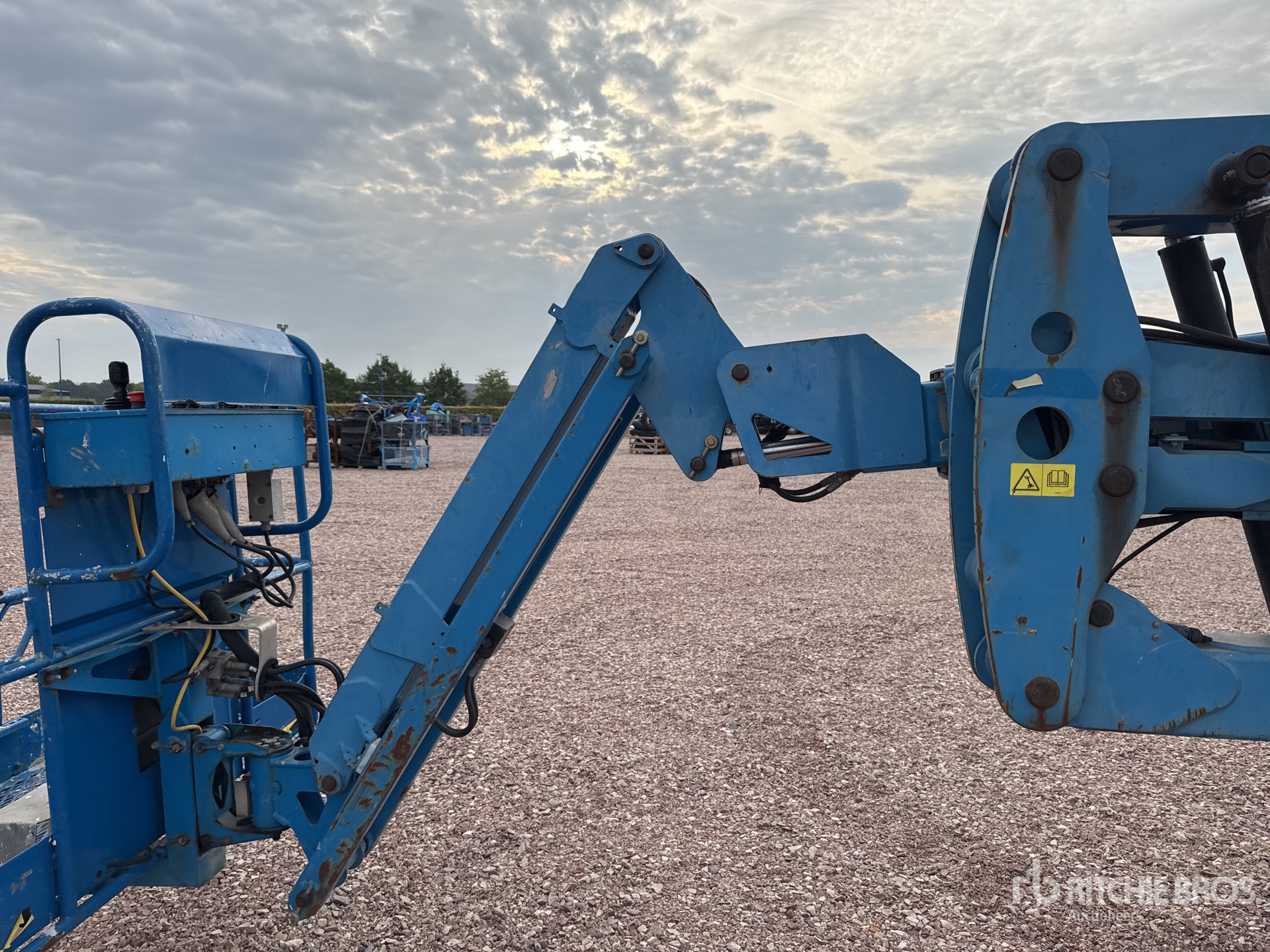 2013 Genie Z45/25J