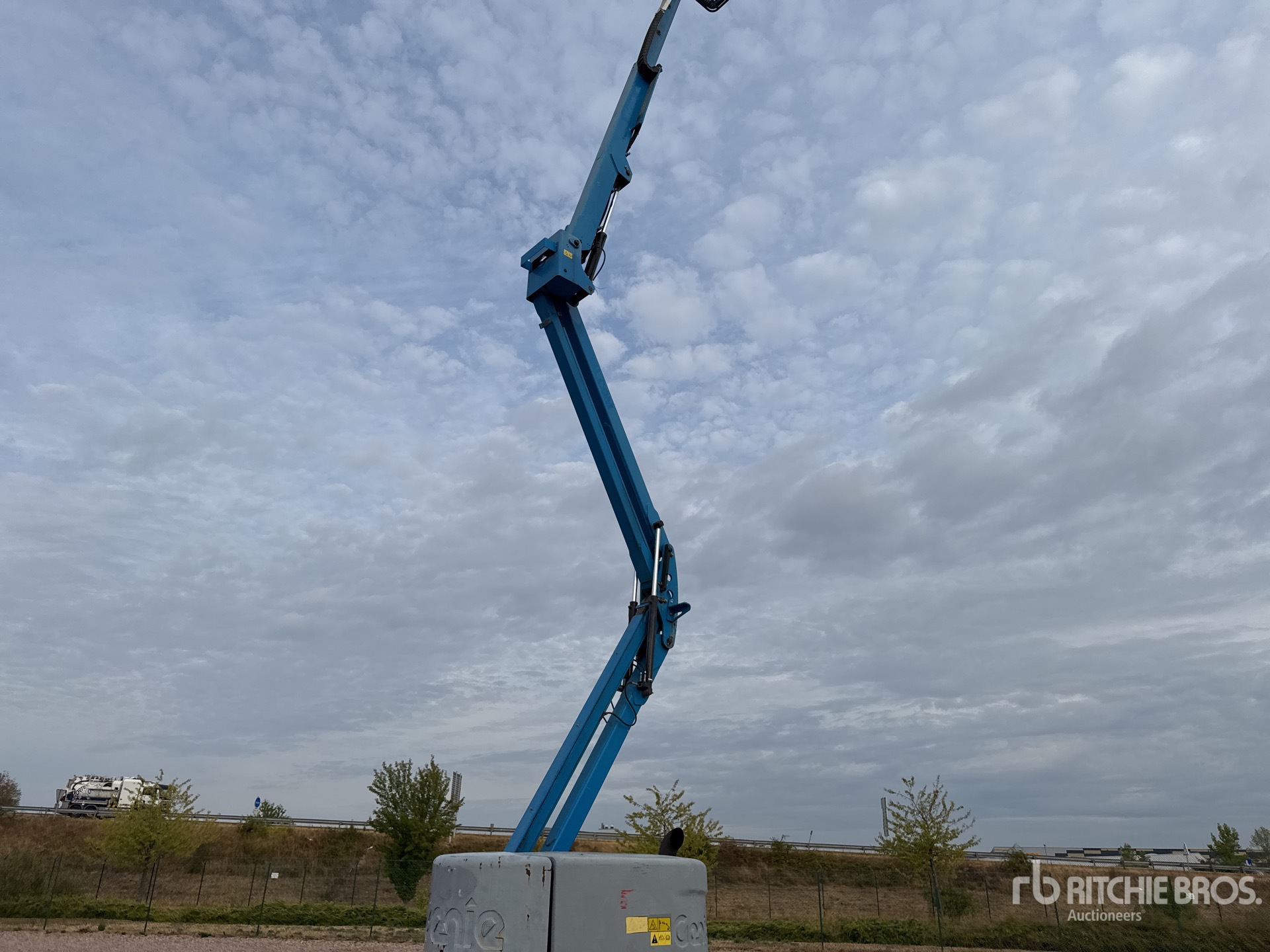 2014 Genie Z45/25J