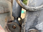 Hydraulics with Thumb Cylinder