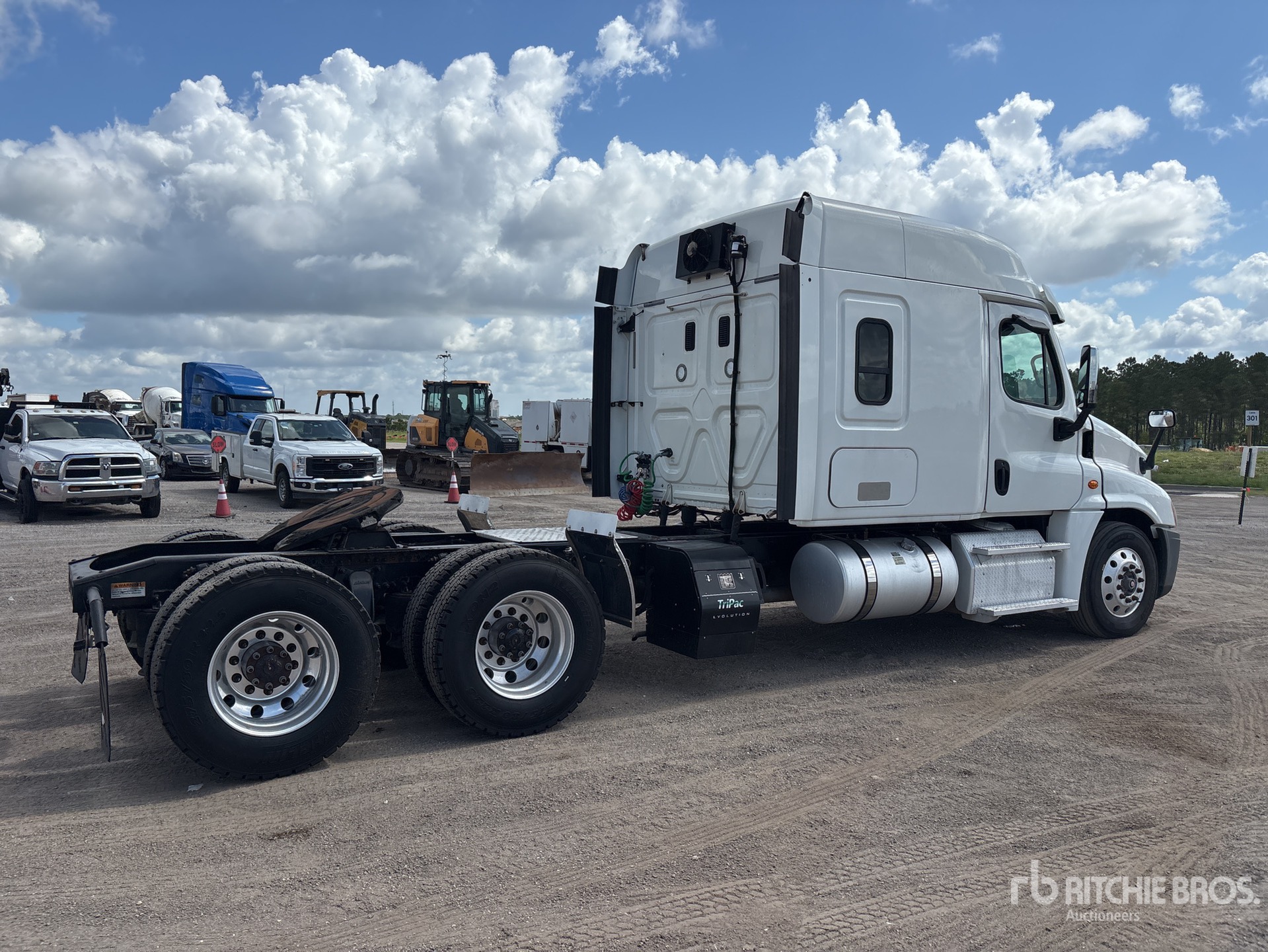 2016 Freightliner CASCADIA 125