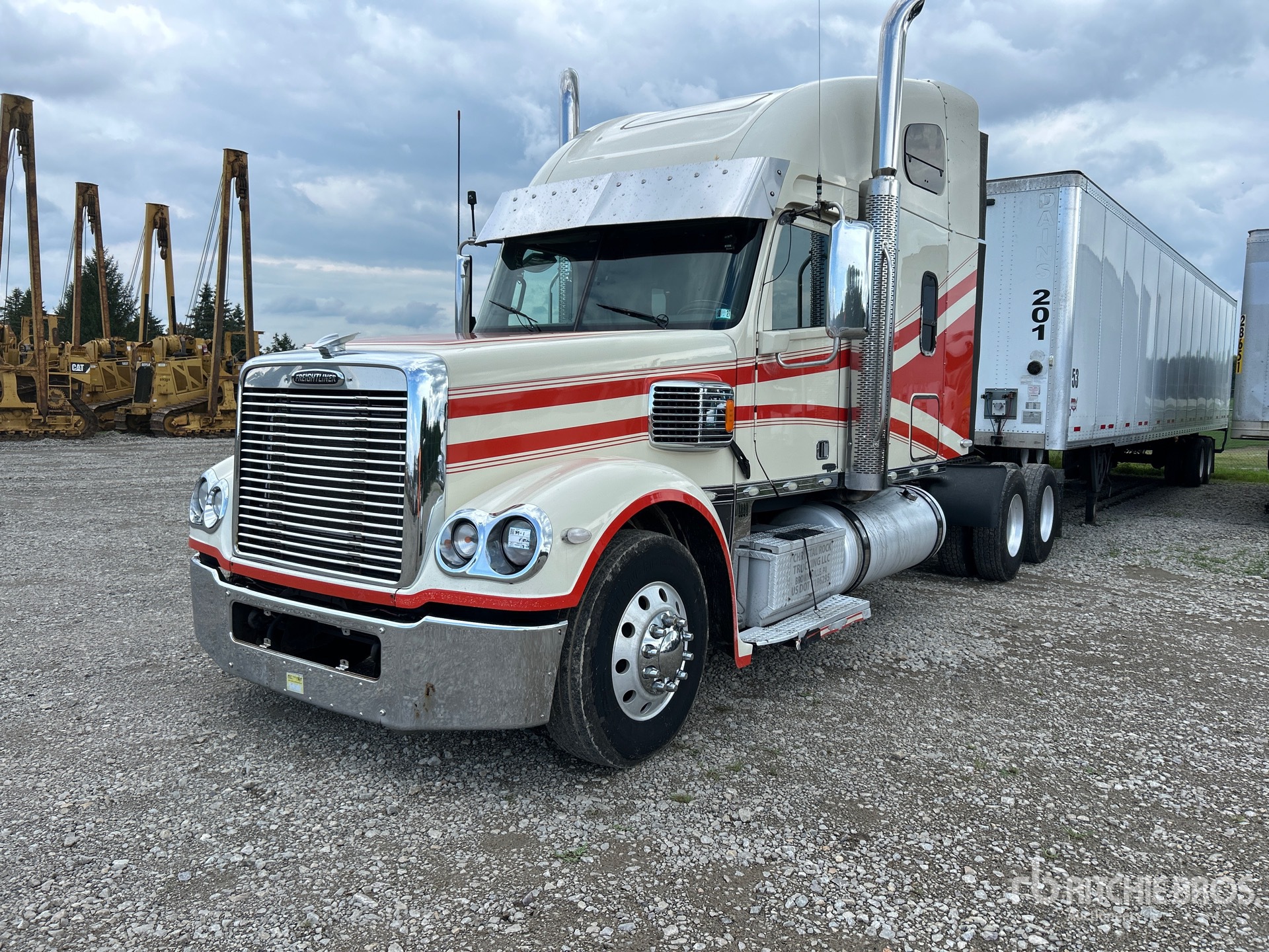 2016 Freightliner Coronado 132