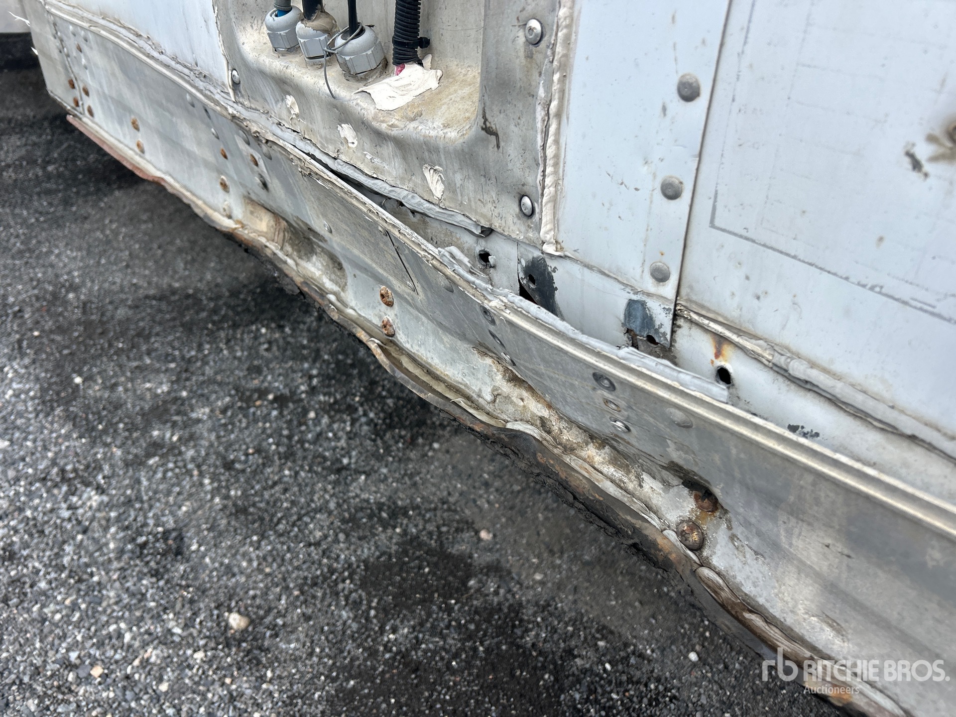 2001 Trailmobile 53 ft x 102 in T/A