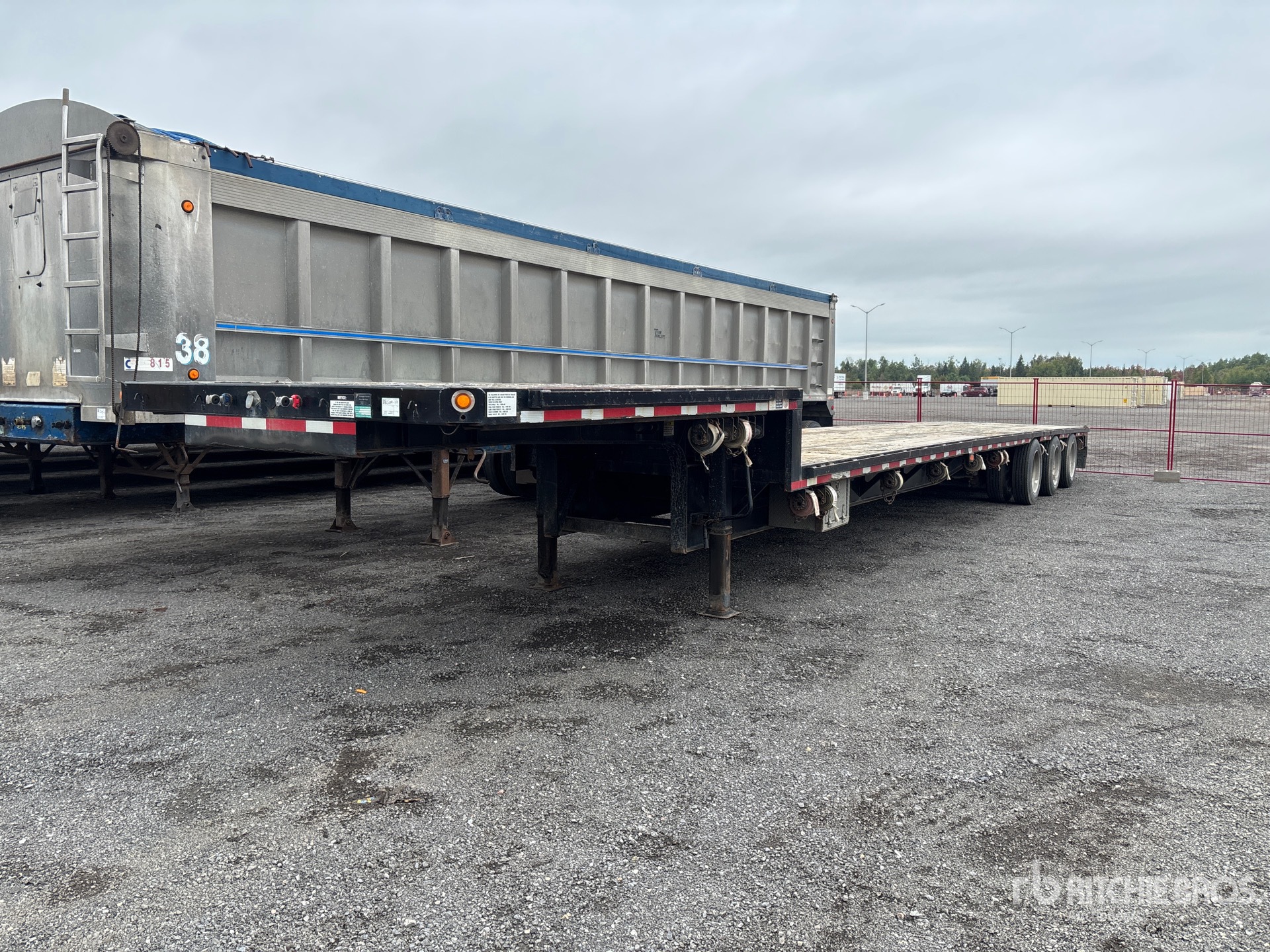 Photo of 2017 Fontaine 53 ft Tri/A