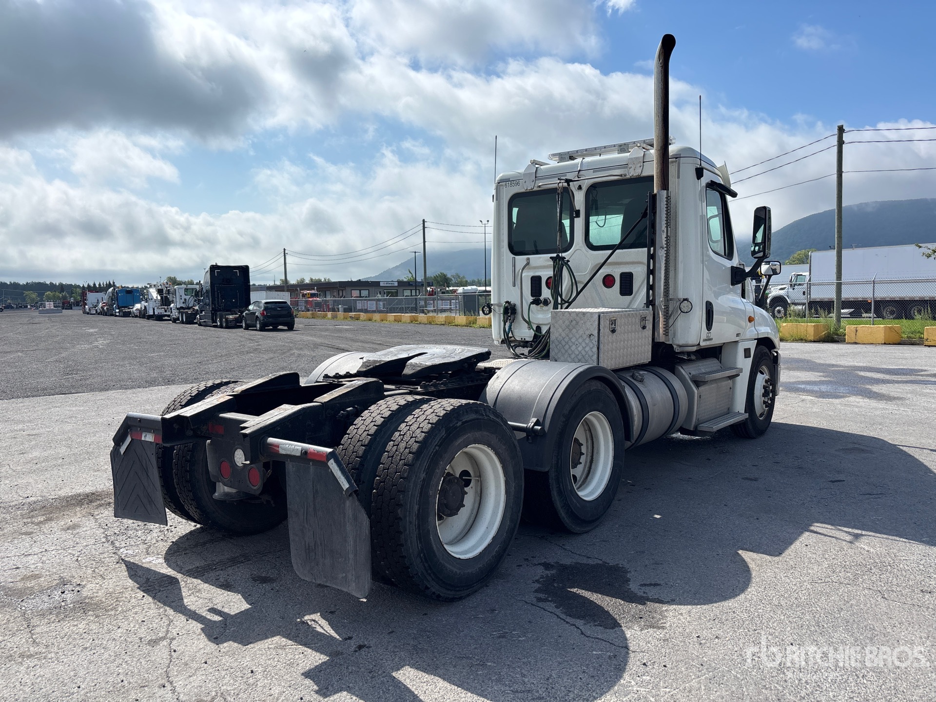 2012 Freightliner CASCADIA 125