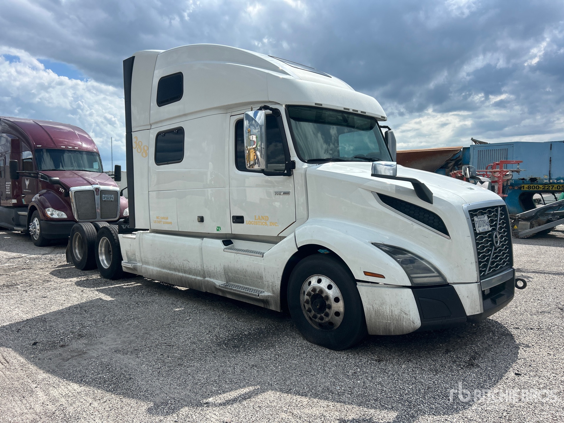 General Appearance with Picture, Right Front Corner