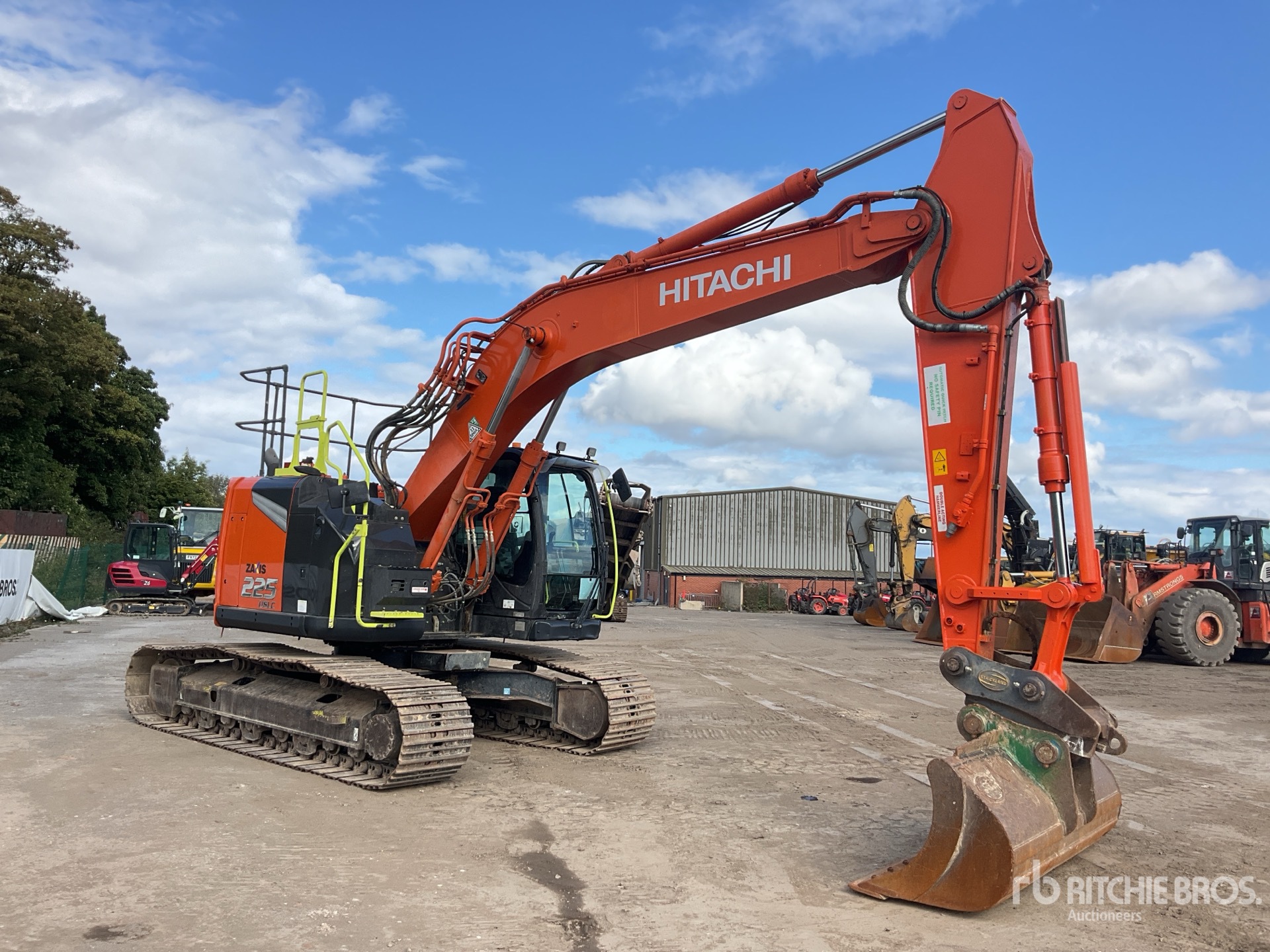 2022 Hitachi ZX225USLC-7