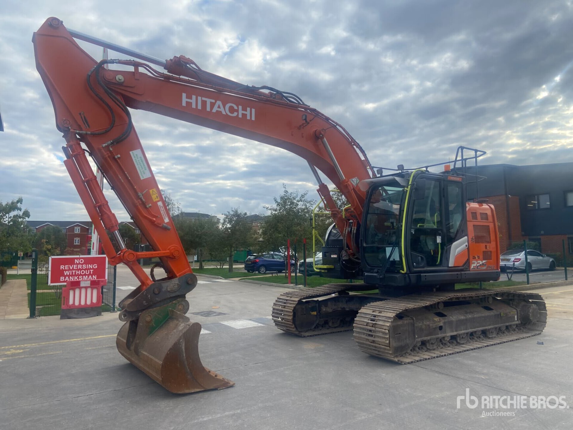 2022 Hitachi ZX225USLC-7