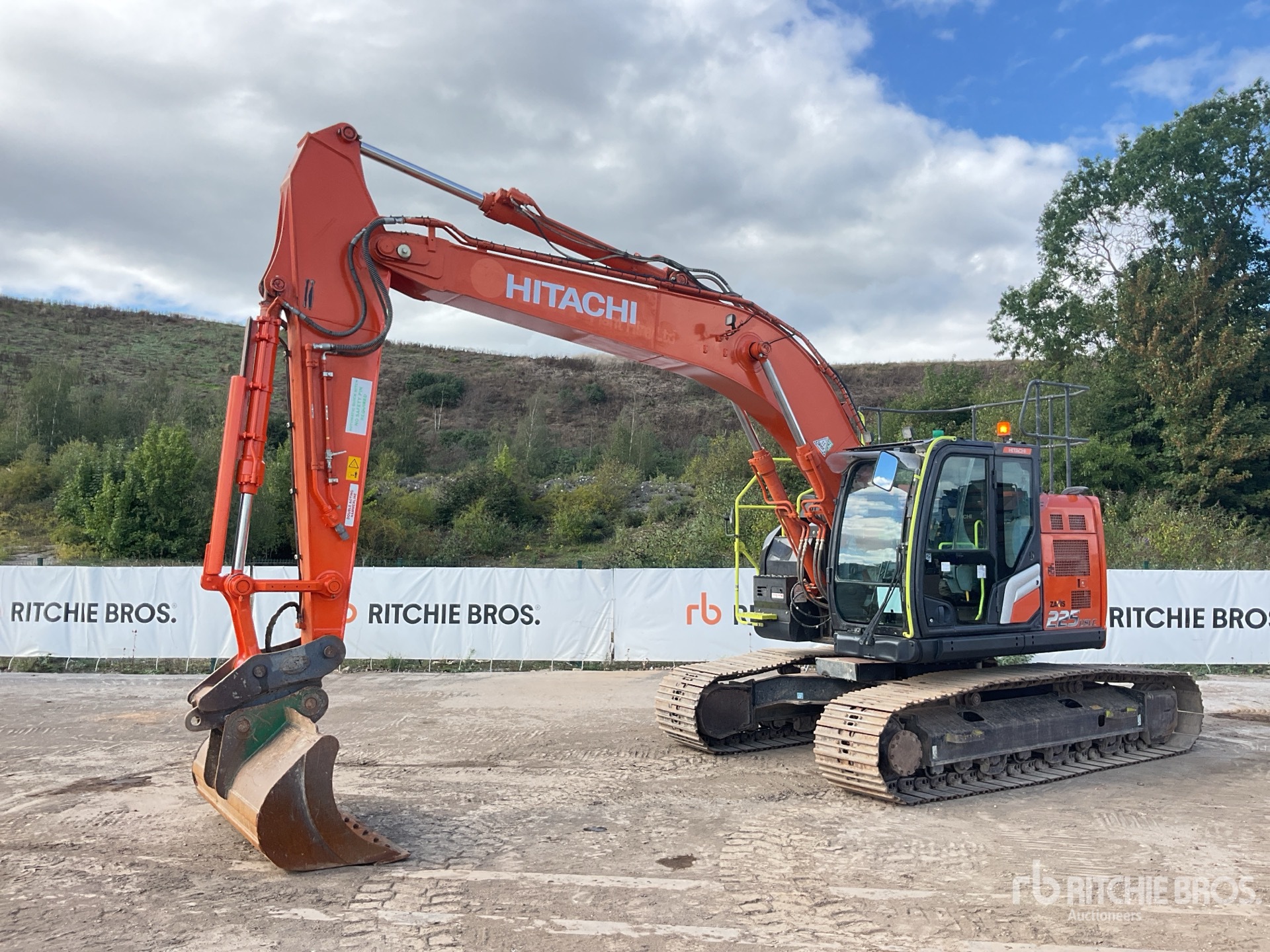Photo of 2022 Hitachi ZX225USLC-7