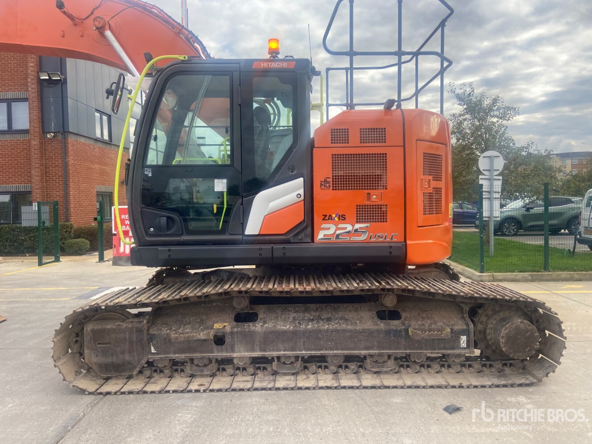 2022 Hitachi ZX225USLC-7