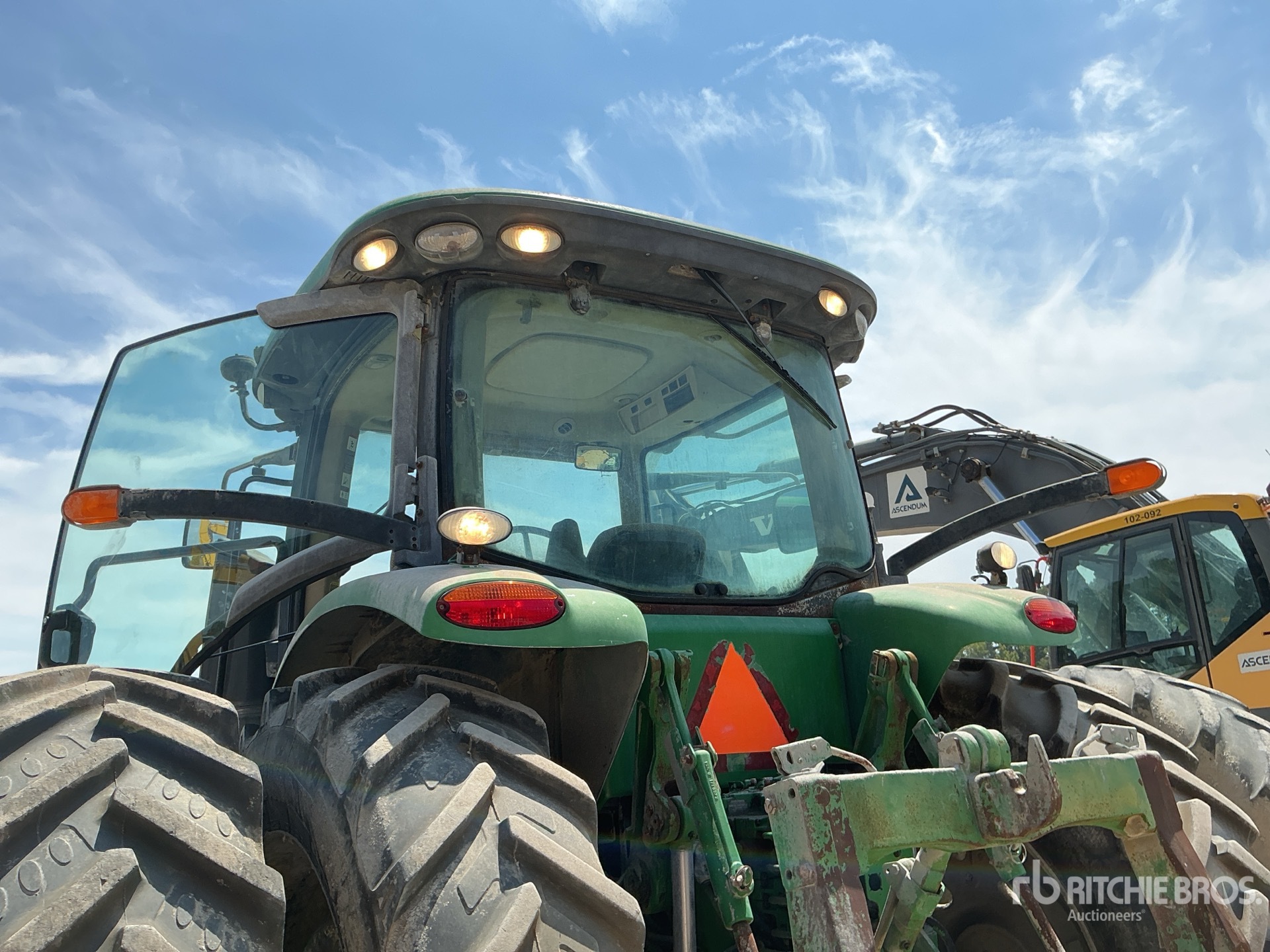 2014 John Deere 7210R