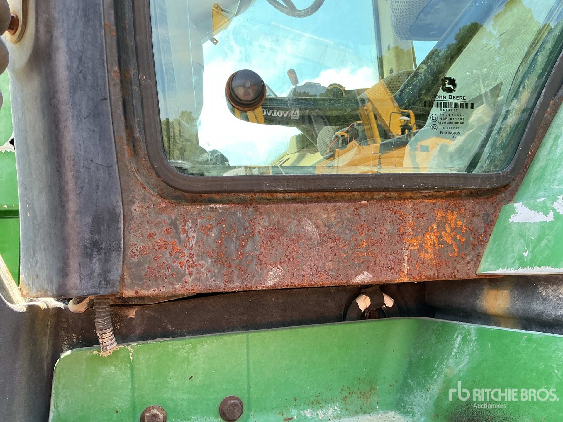 2014 John Deere 7210R