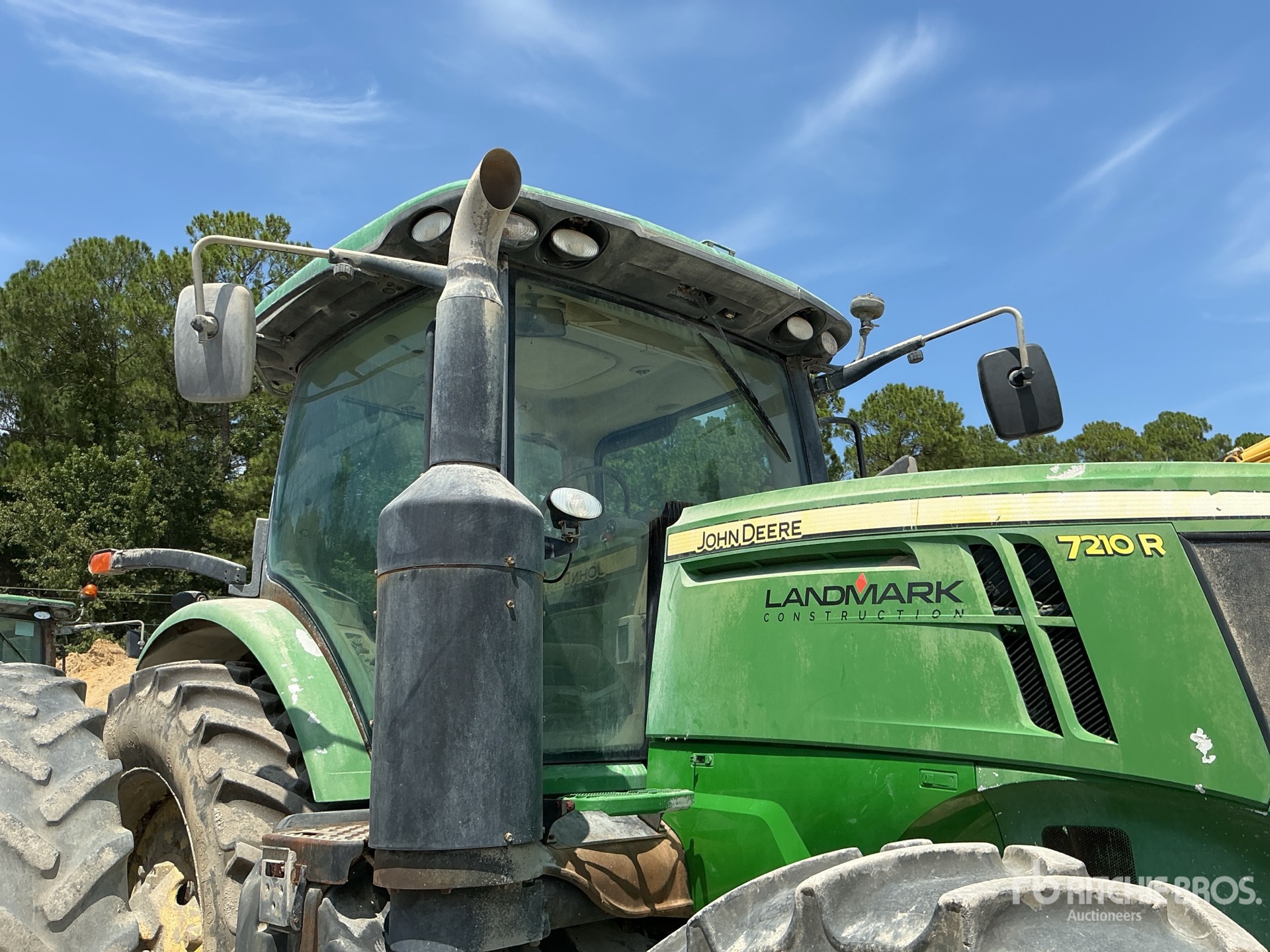 2014 John Deere 7210R