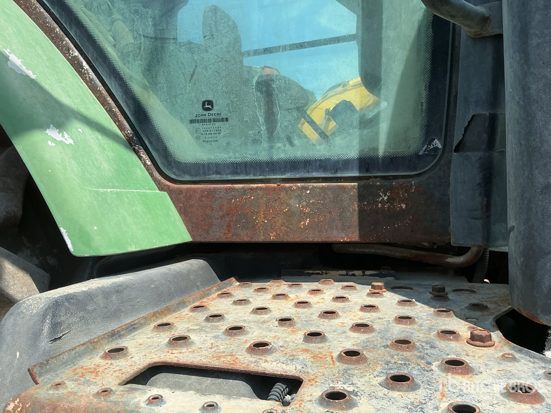 2014 John Deere 7210R