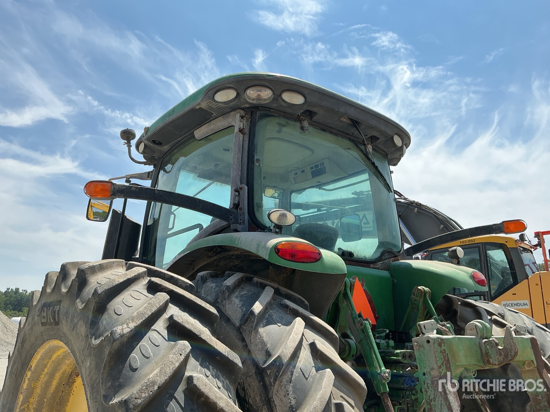2014 John Deere 7210R