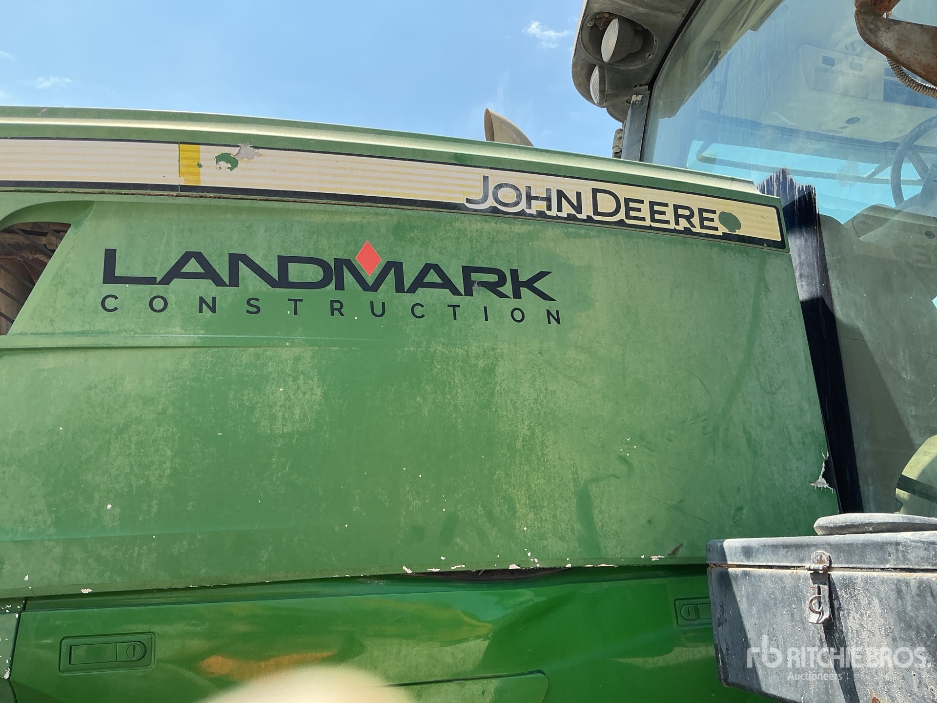 2014 John Deere 7210R