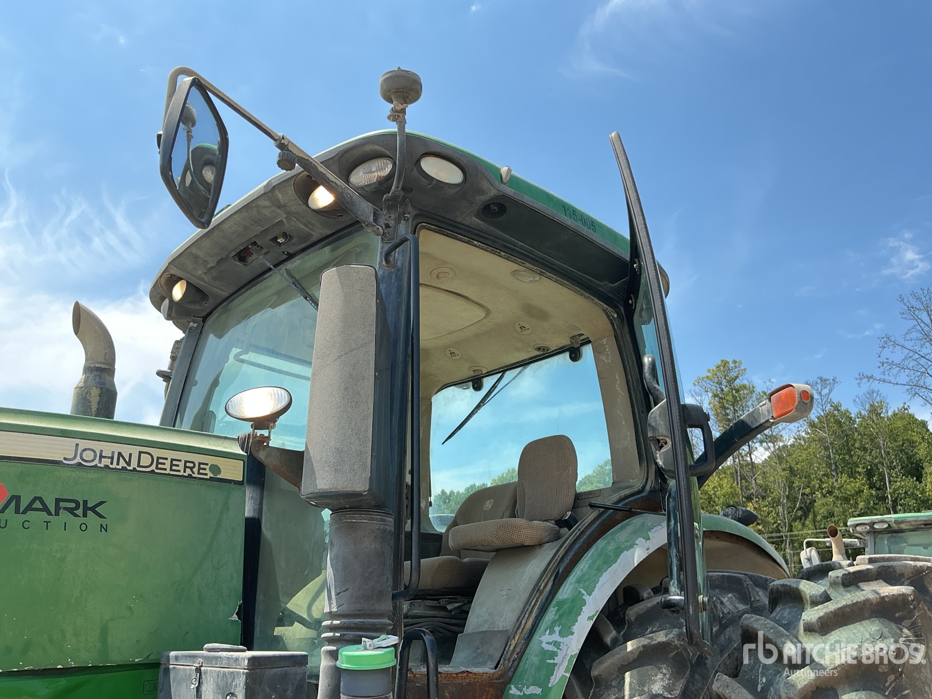 2014 John Deere 7210R