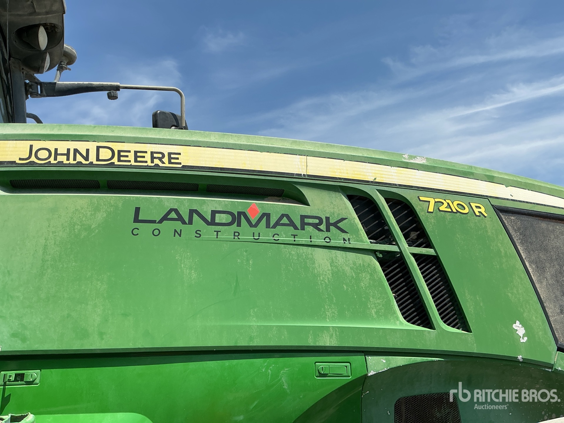 2014 John Deere 7210R