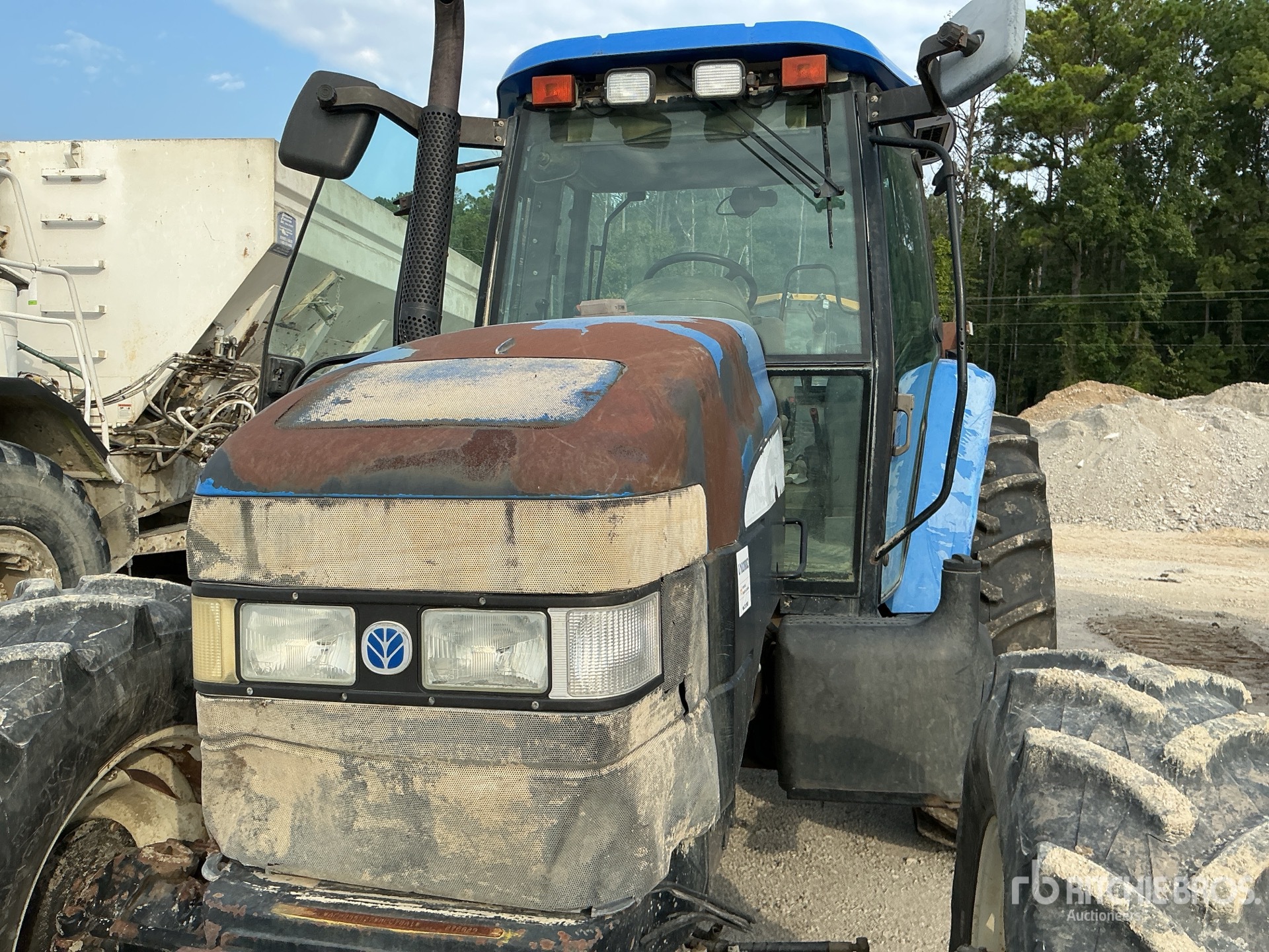 Photo of 2005 New Holland TM140