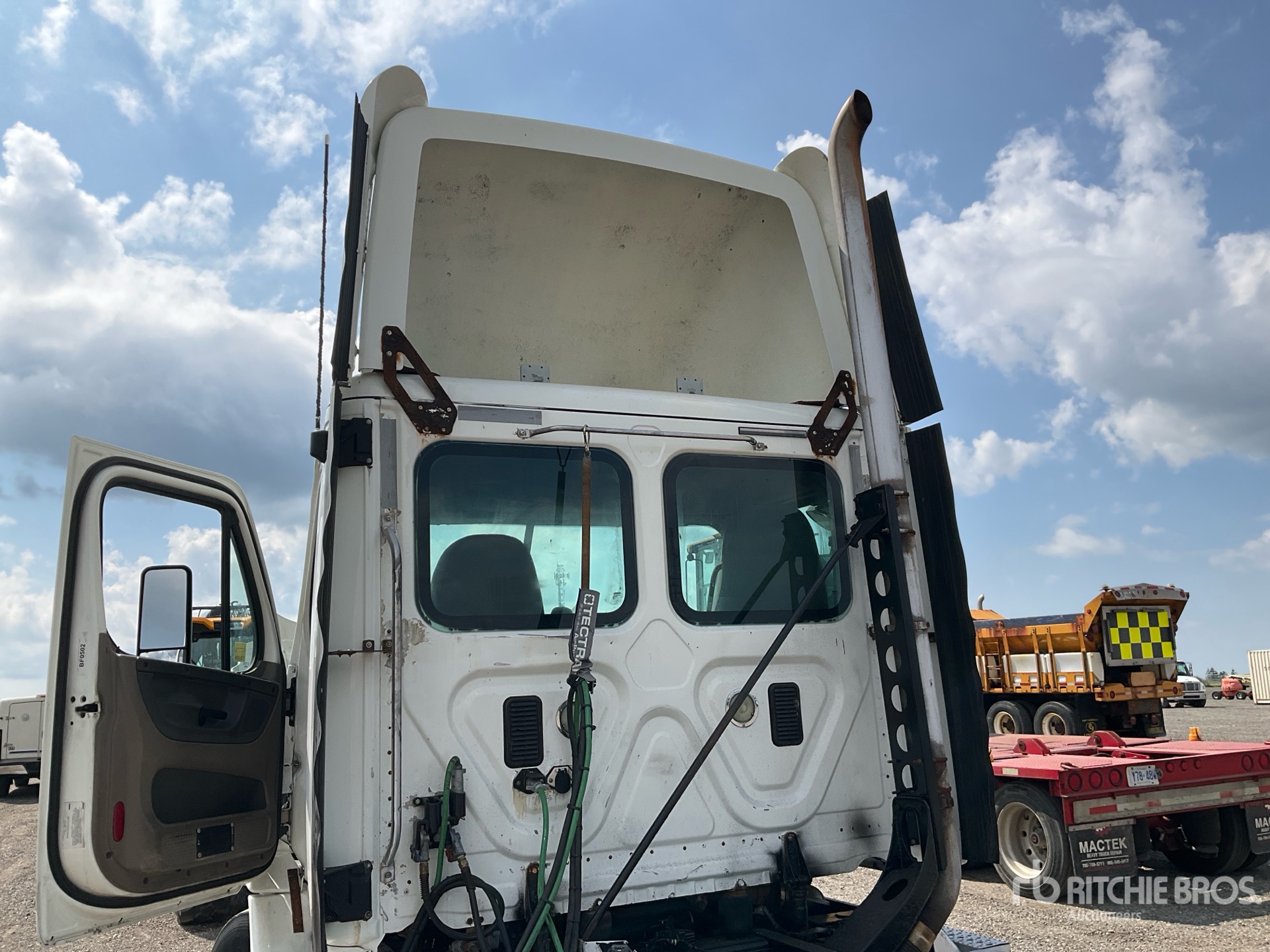 2012 Freightliner CASCADIA 113