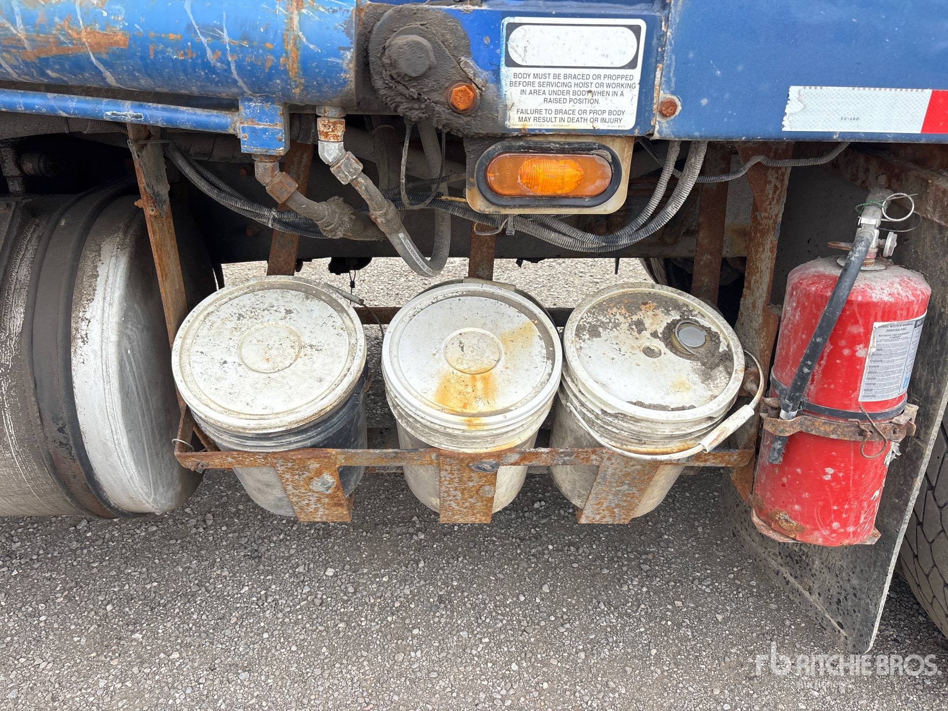 2011 Mack MRU613