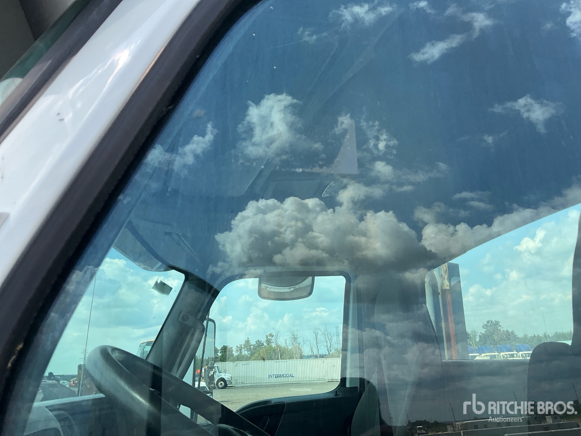 2019 International LT625