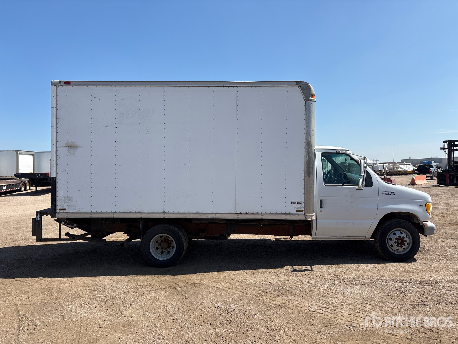 1999 Ford E-350