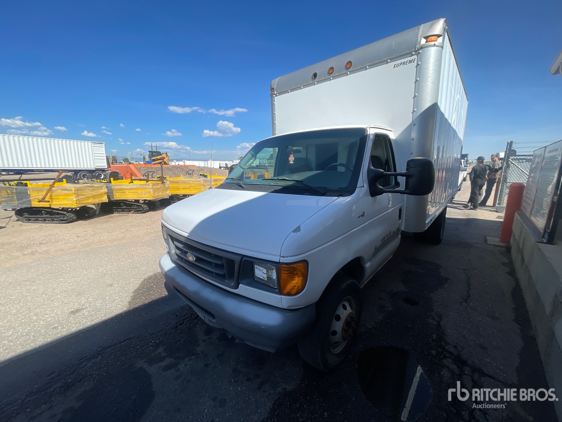 2004 Ford E-350