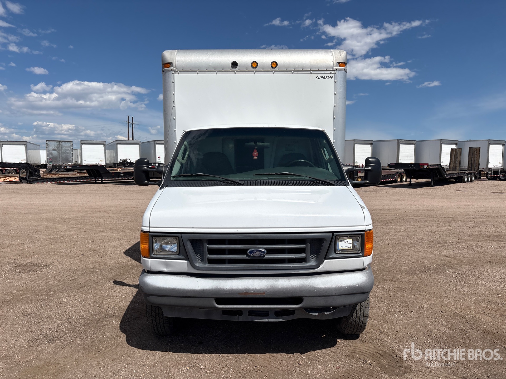 2004 Ford E-350