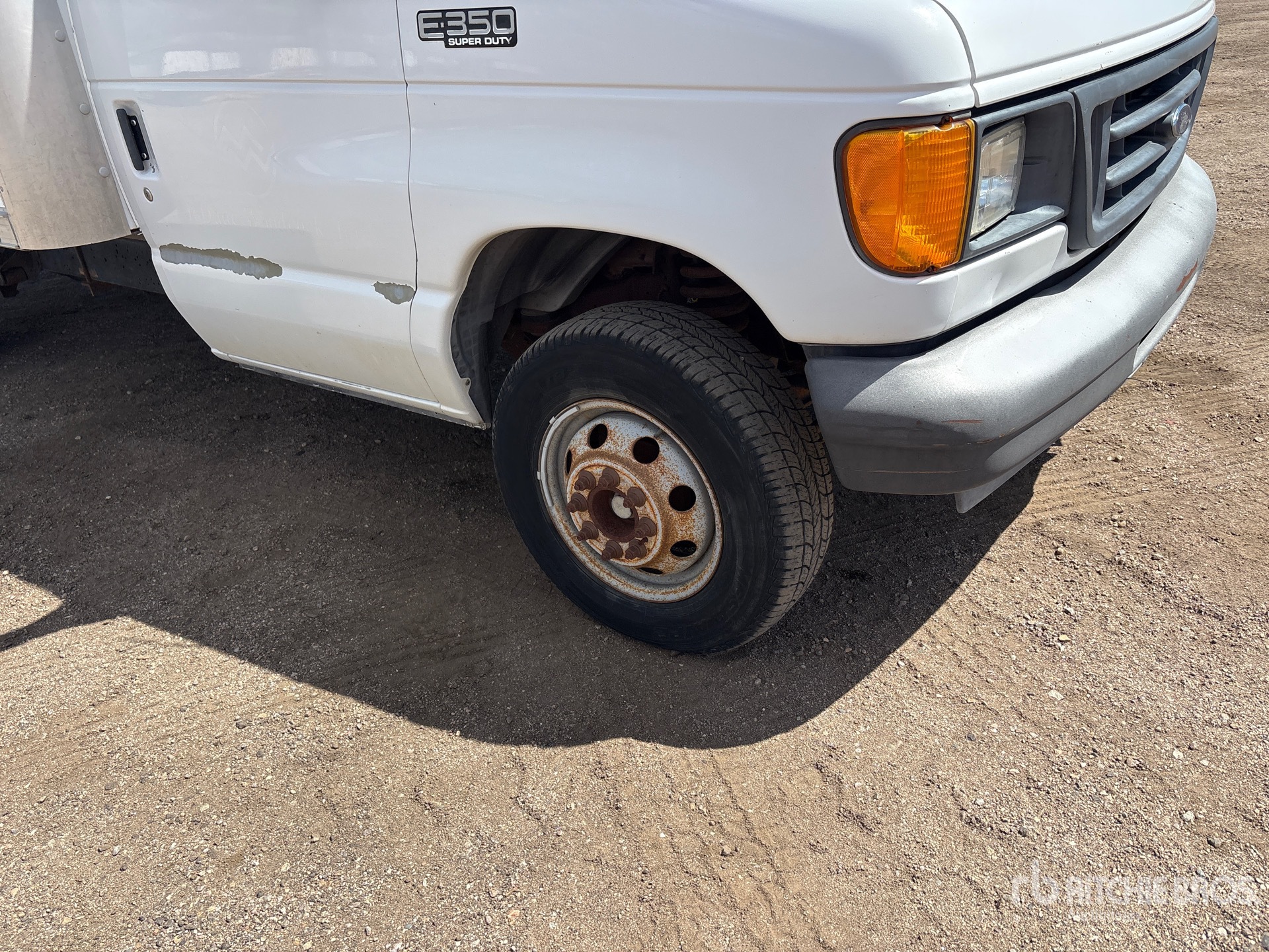 2004 Ford E-350