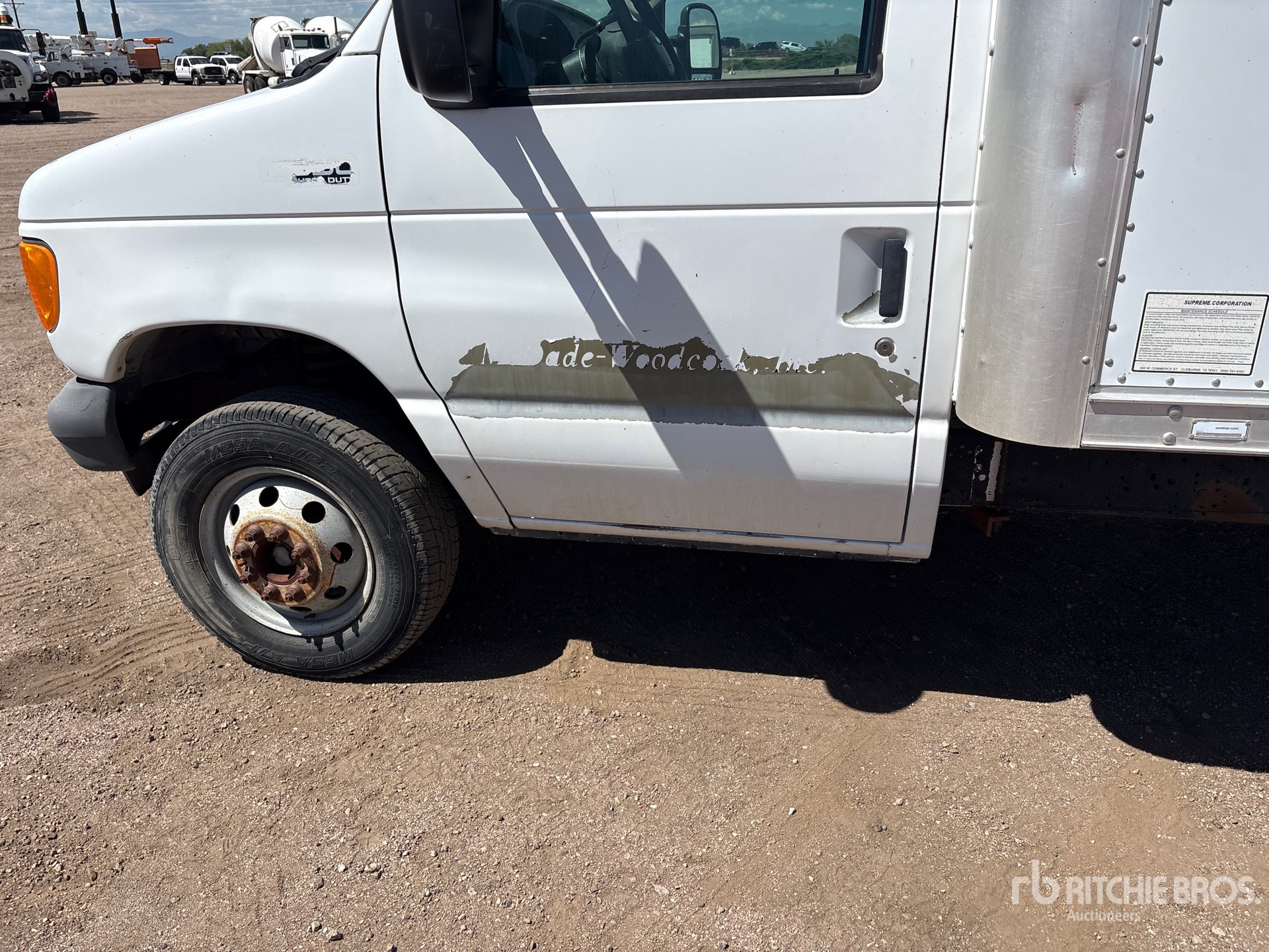 2004 Ford E-350