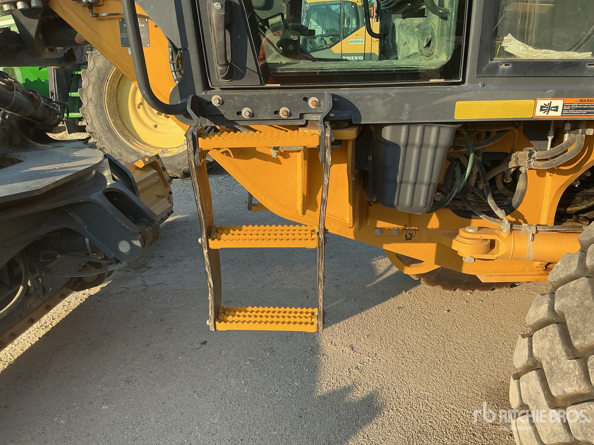 2024 John Deere 872G