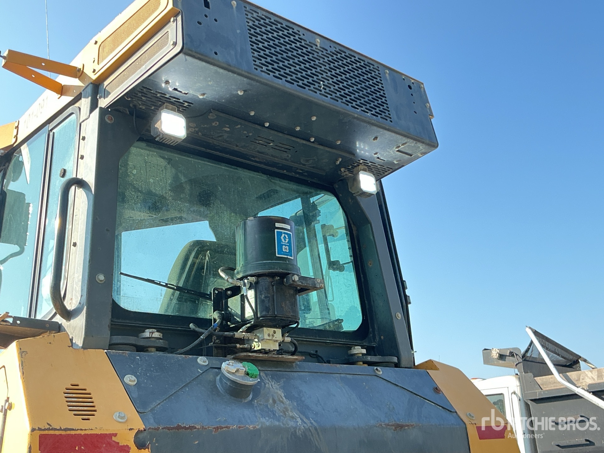 2021 John Deere 750L LGP