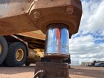 Crane Superstructure with Outrigger Cylinders