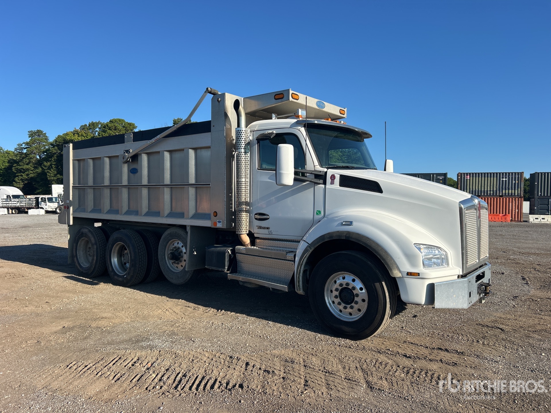 2024 Kenworth T880
