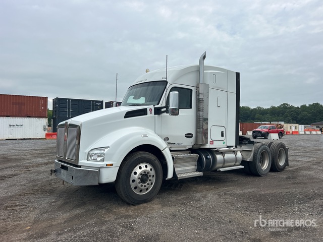 2017 Kenworth T880 T/A Sleeper Truck Tractor