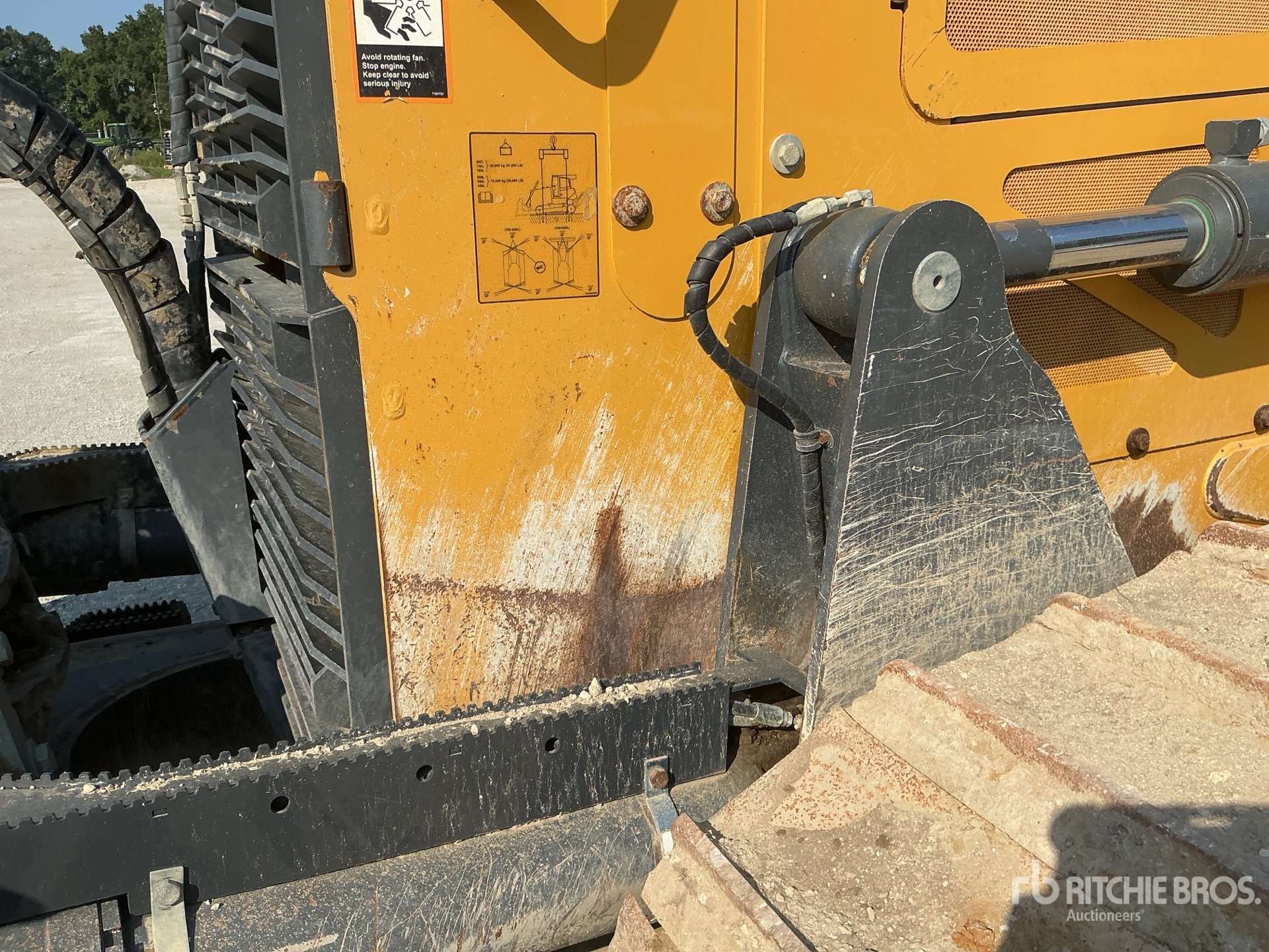 Photo of 2022 John Deere 750L LGP