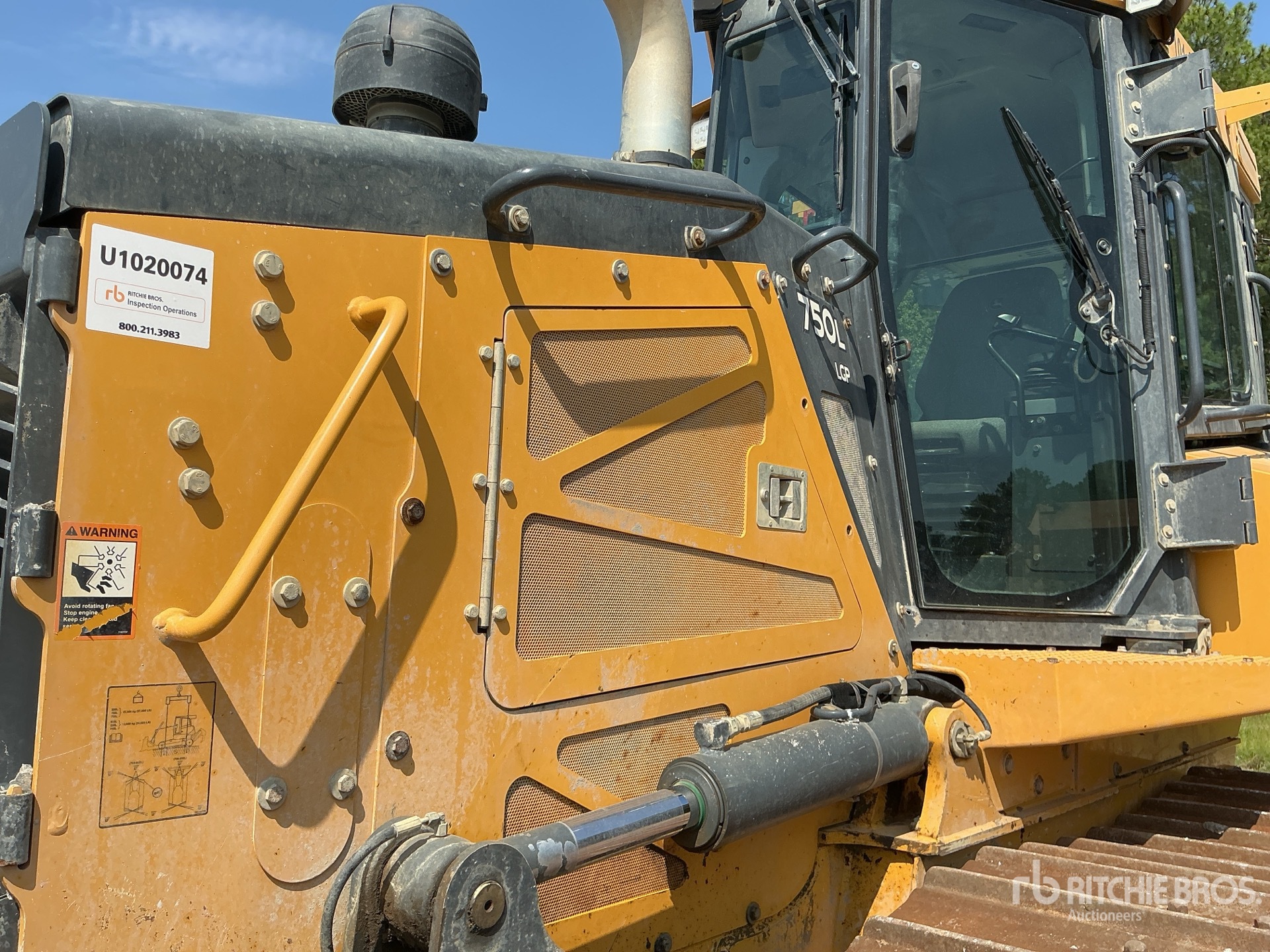 2022 John Deere 750L LGP