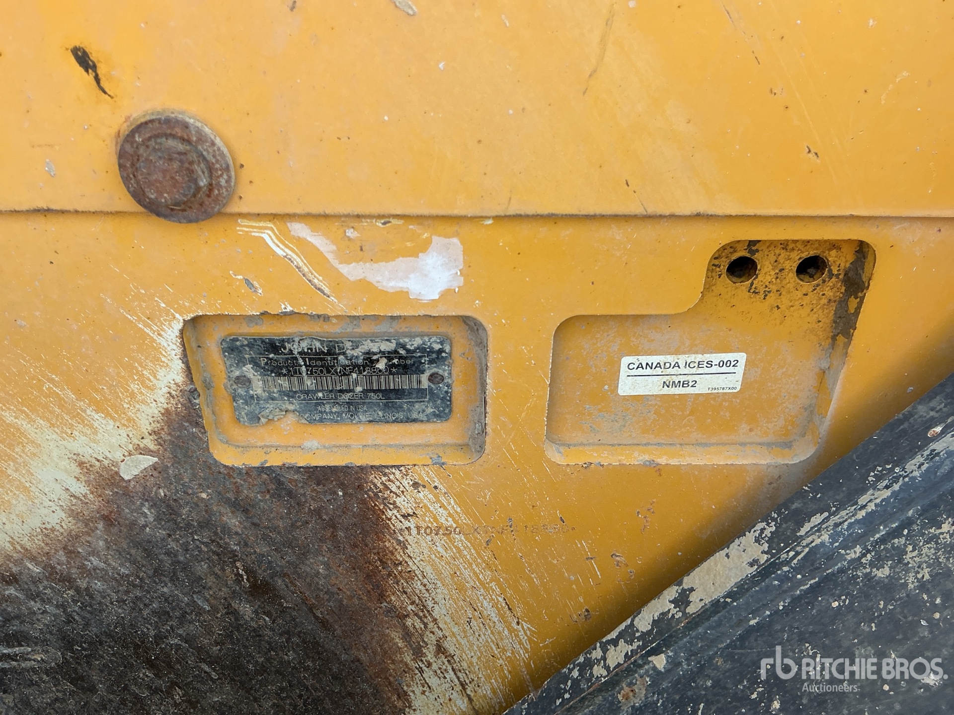 2022 John Deere 750L LGP