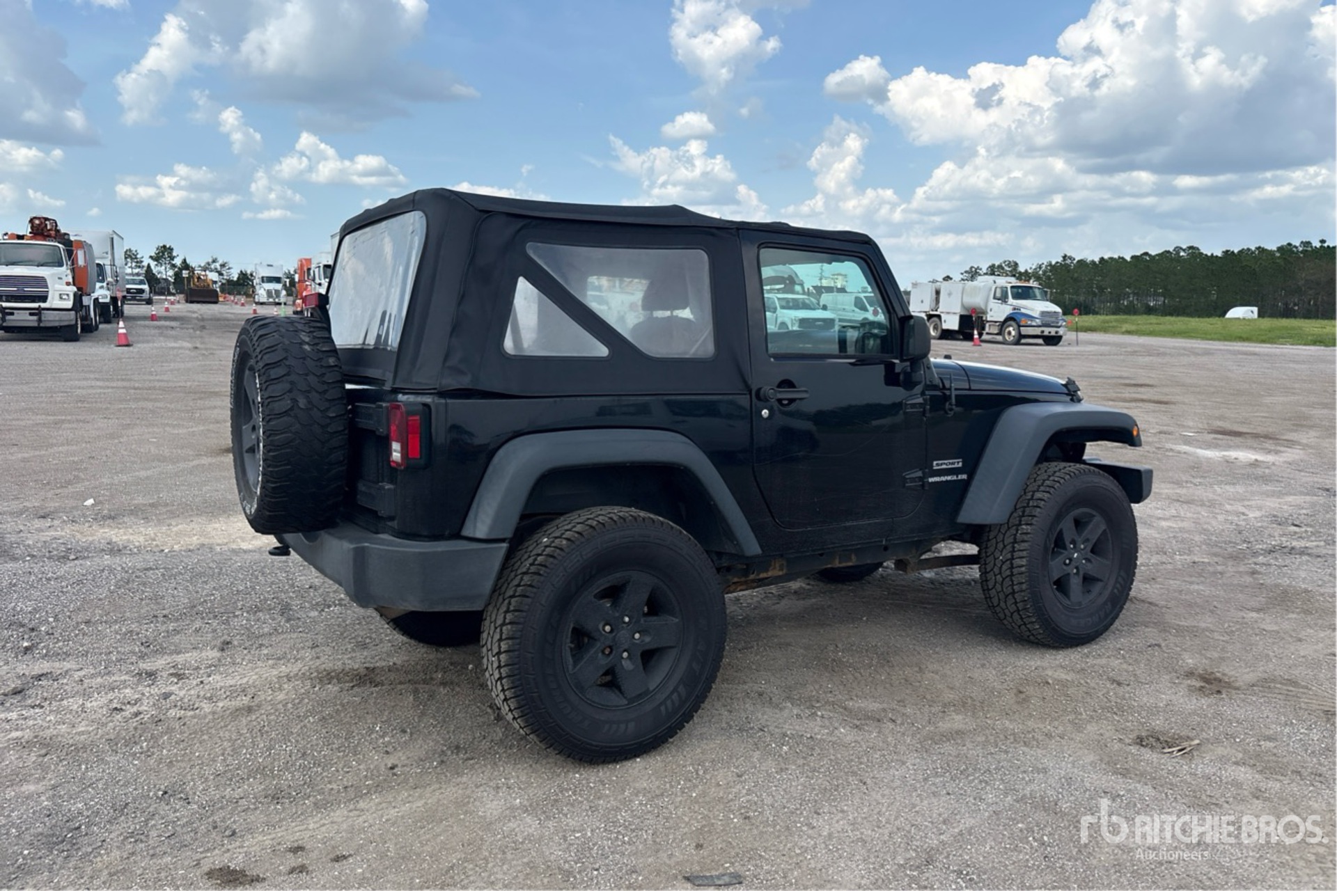 2017 Jeep WRANGLER SPORT